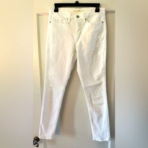 Levi’s White 311 Shaping Skinny, Size 28